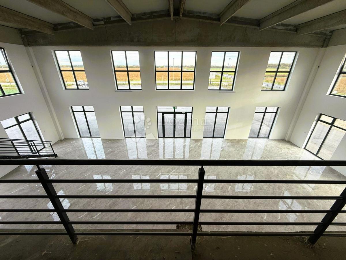 Locale commerciale Koprivnički Ivanec, 31.199m2