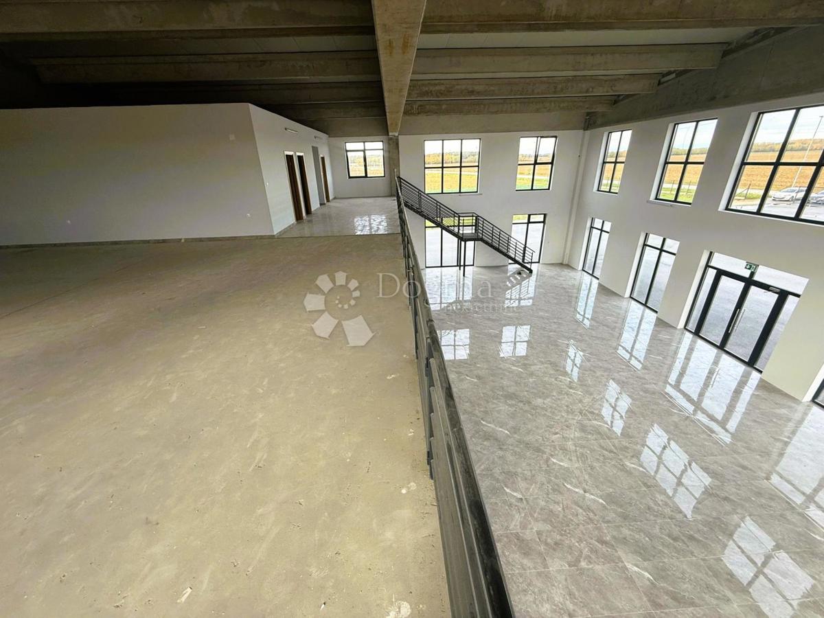 Locale commerciale Koprivnički Ivanec, 31.199m2