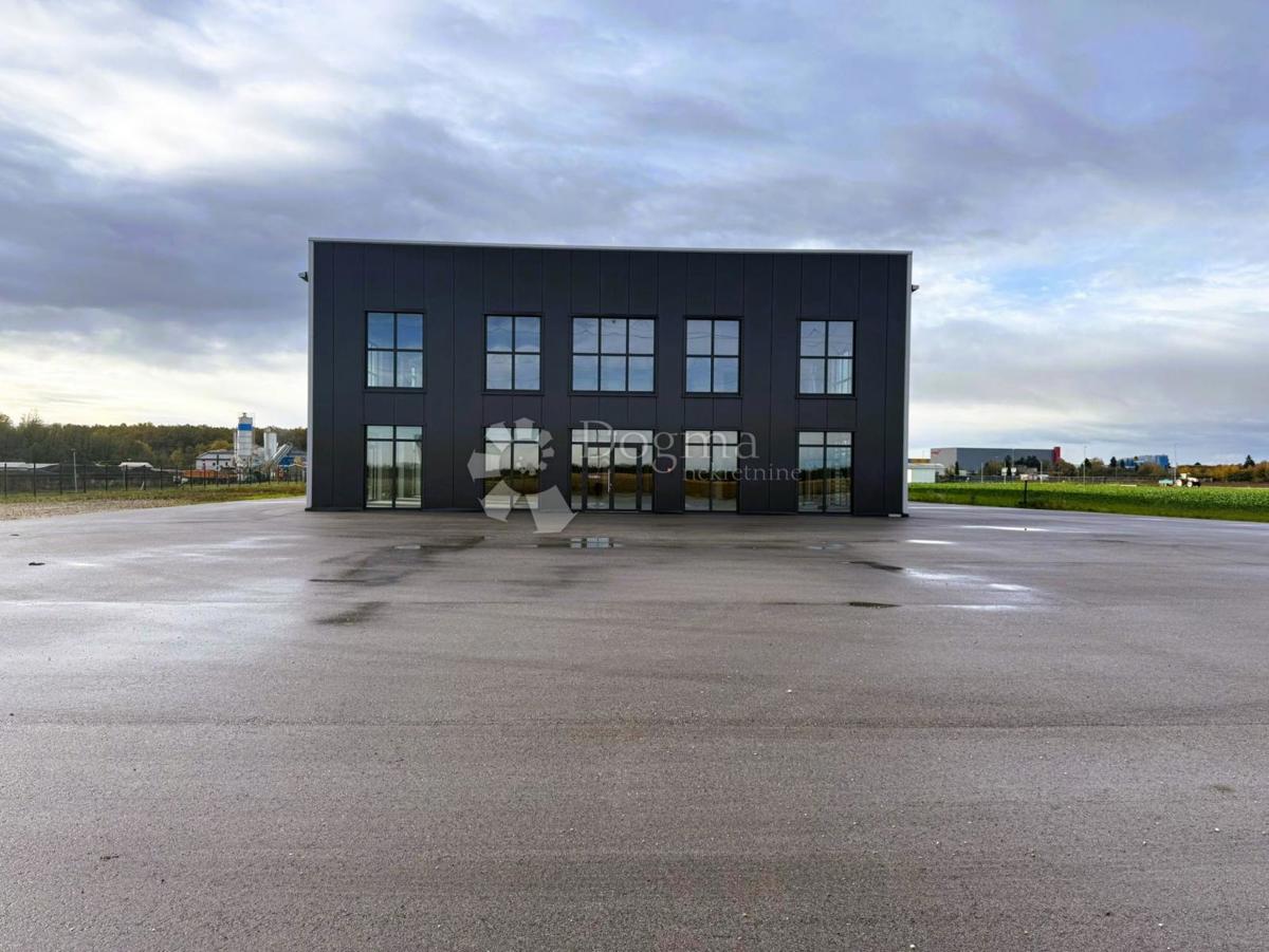 Locale commerciale Koprivnički Ivanec, 31.199m2