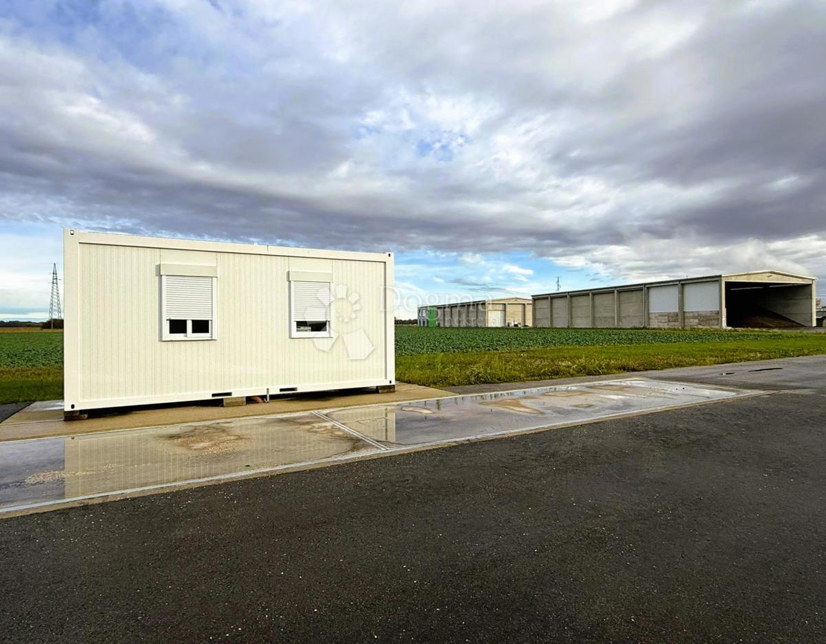 Locale commerciale Koprivnički Ivanec, 31.199m2