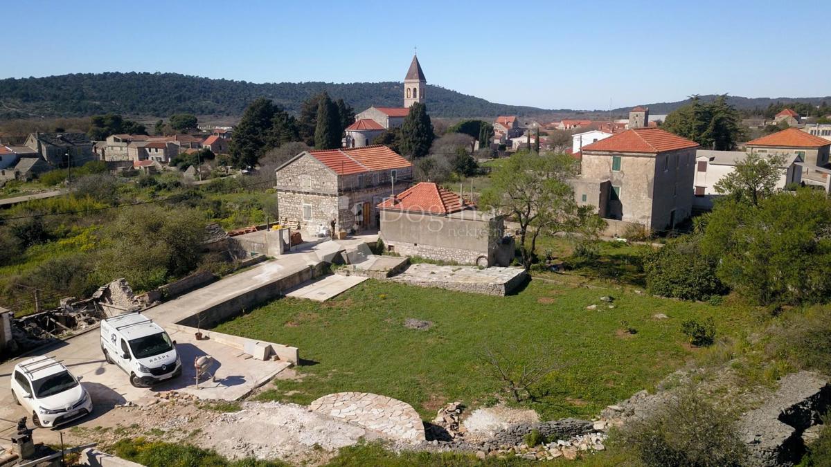 Terreno edificabile con progetto 667m2 - Grohote, Šolta