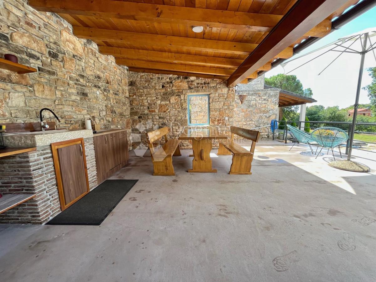 RIDOTTO!!!! STABILE CASA VACANZE CON PISCINA E GIARDINO DI 7144 mq