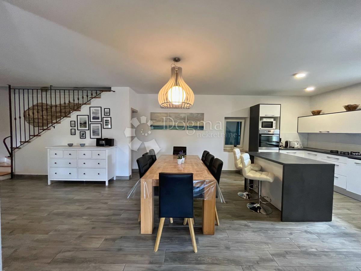 RIDOTTO!!!! STABILE CASA VACANZE CON PISCINA E GIARDINO DI 7144 mq