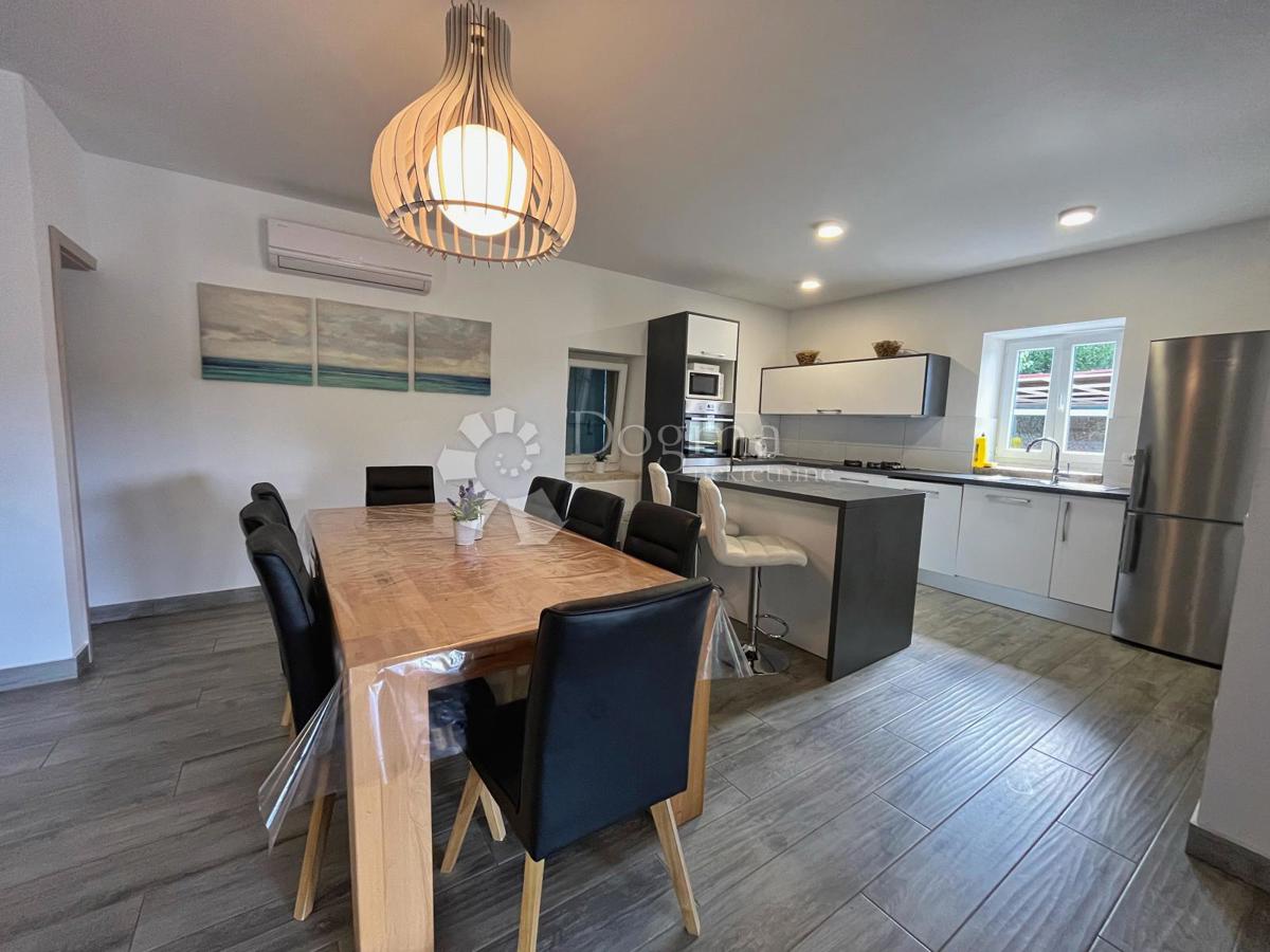 RIDOTTO!!!! STABILE CASA VACANZE CON PISCINA E GIARDINO DI 7144 mq