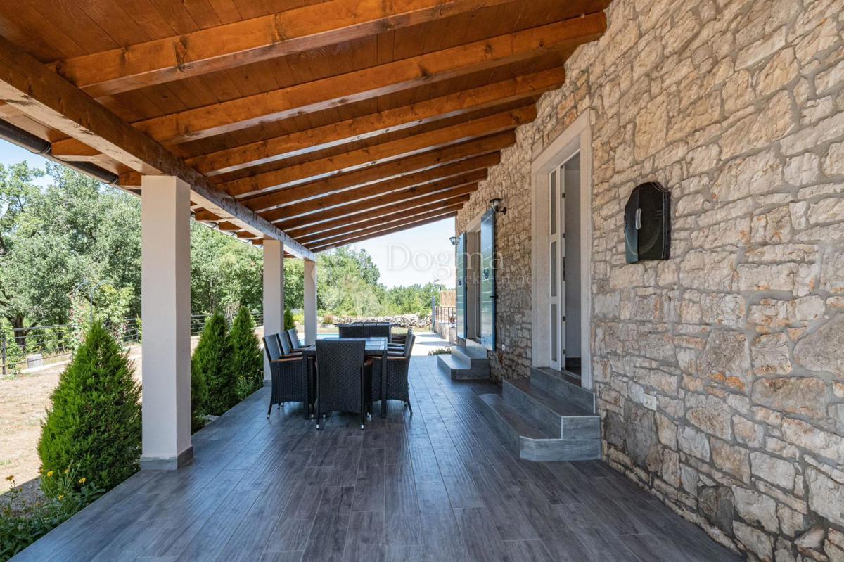 RIDOTTO!!!! STABILE CASA VACANZE CON PISCINA