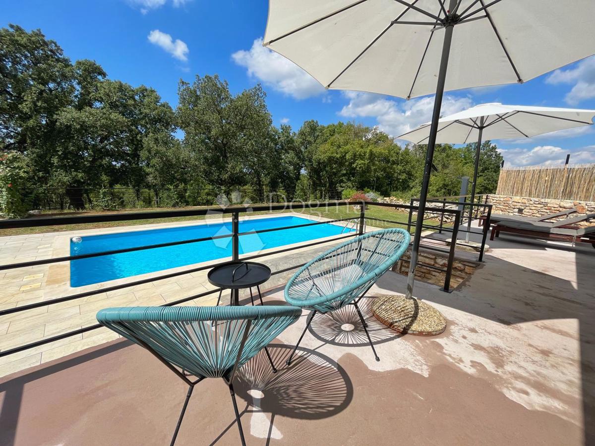 RIDOTTO!!!! STABILE CASA VACANZE CON PISCINA E GIARDINO DI 7144 mq