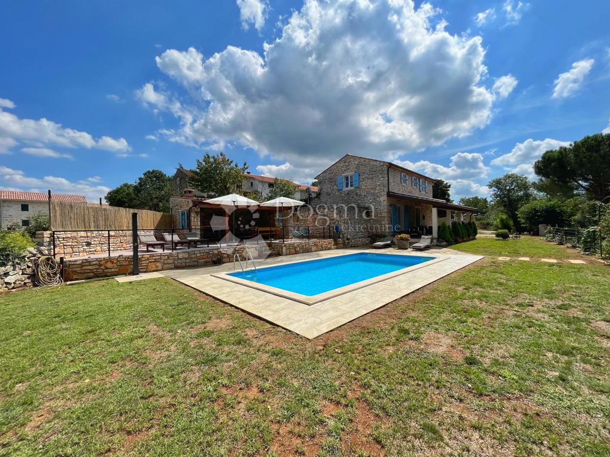 RIDOTTO!!!! STABILE CASA VACANZE CON PISCINA E GIARDINO DI 7144 mq