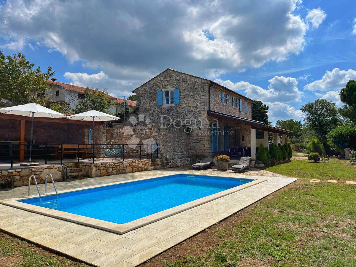 RIDOTTO!!!! STABILE CASA VACANZE CON PISCINA E GIARDINO DI 7144 mq