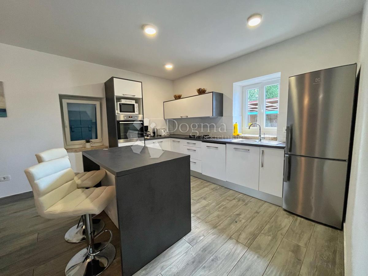 RIDOTTO!!!! STABILE CASA VACANZE CON PISCINA E GIARDINO DI 7144 mq