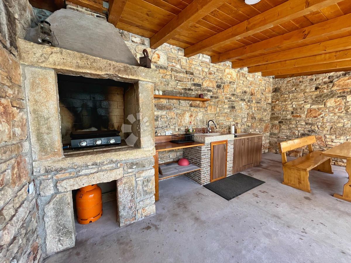 RIDOTTO!!!! STABILE CASA VACANZE CON PISCINA E GIARDINO DI 7144 mq