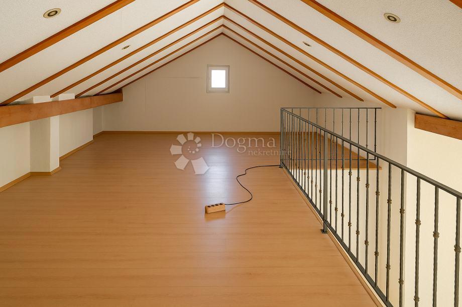 Casa Resnik, Peščenica - Žitnjak, 260m2