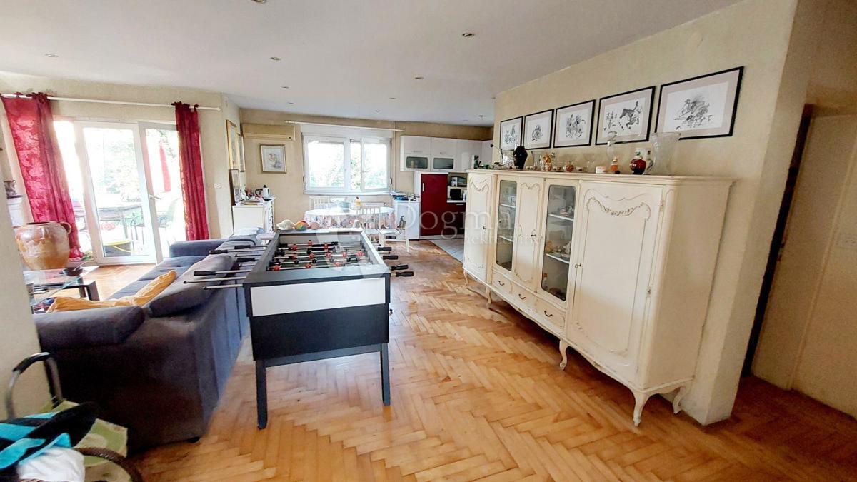 Casa Resnik, Peščenica - Žitnjak, 260m2