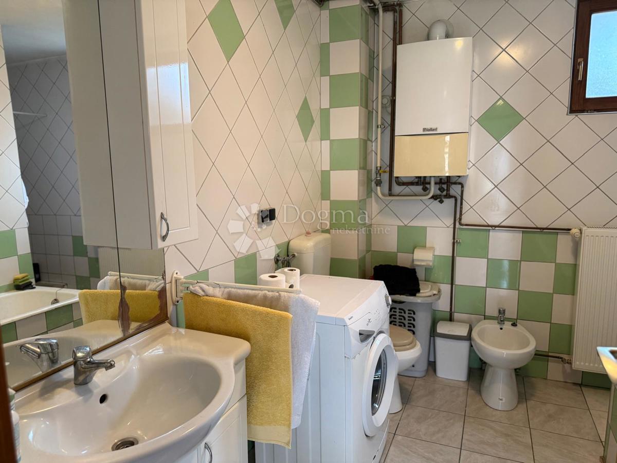 Casa Gornje Vratno, Cestica, 180m2