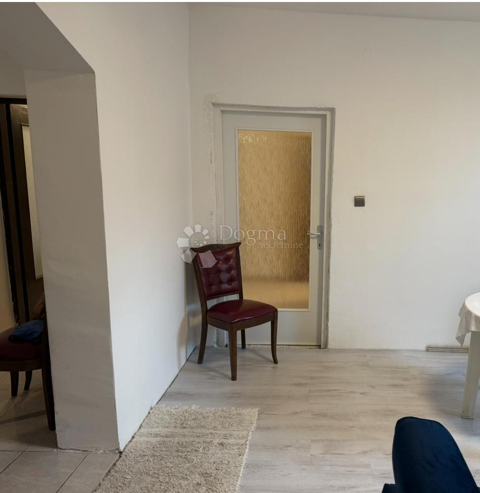 Casa Gornje Vratno, Cestica, 180m2