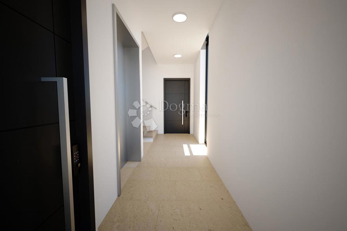 APPARTAMENTO DI LUSSO CON I PIÙ ALTI STANDARD - ROVIGNO, CENTRO