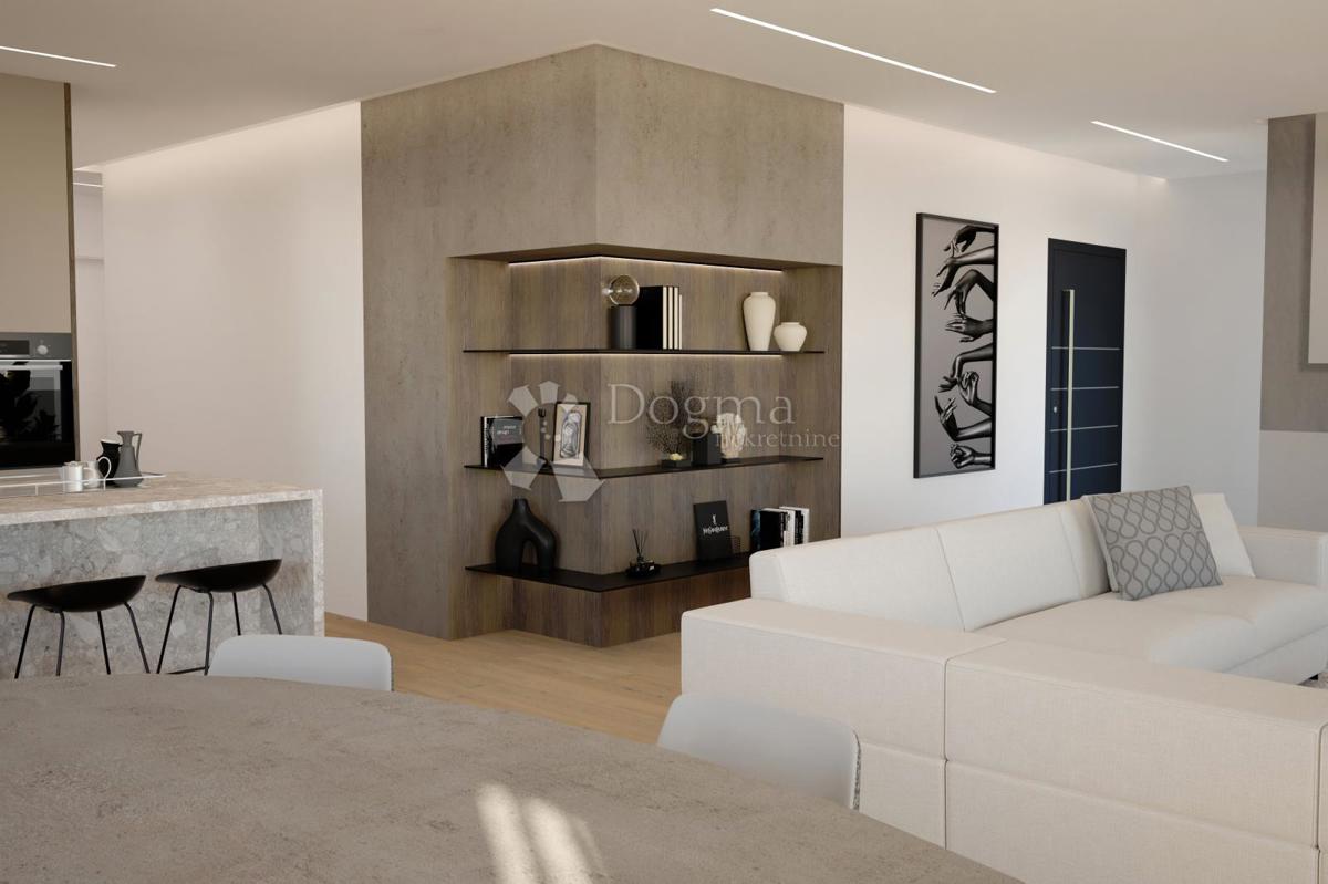 APPARTAMENTO DI LUSSO CON I PIÙ ALTI STANDARD - ROVIGNO, CENTRO