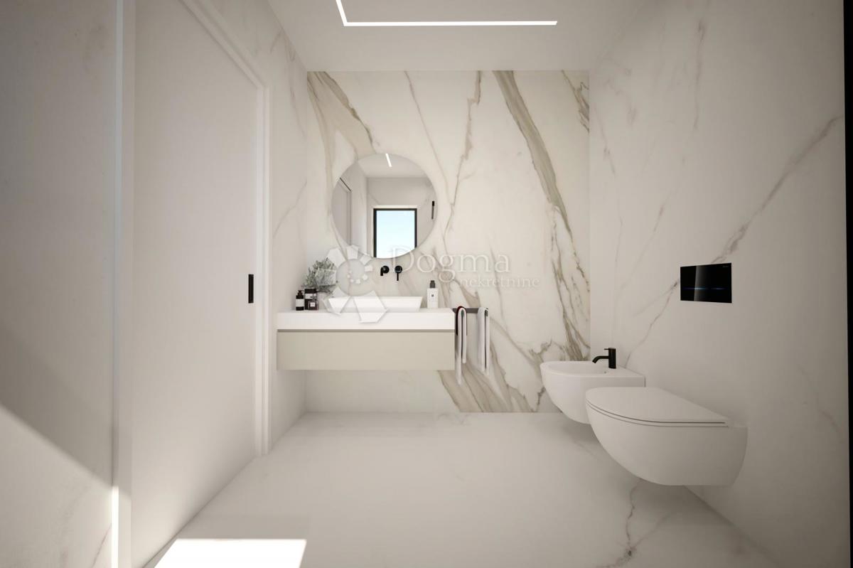 APPARTAMENTO DI LUSSO CON I PIÙ ALTI STANDARD - ROVIGNO, CENTRO