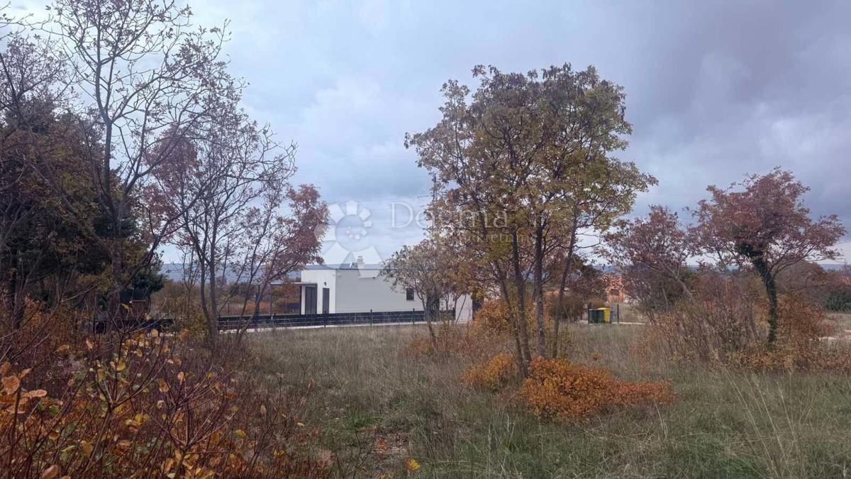 Bellissimo terreno a 10 minuti da Labin!