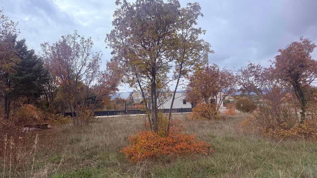 Bellissimo terreno a 10 minuti da Labin!