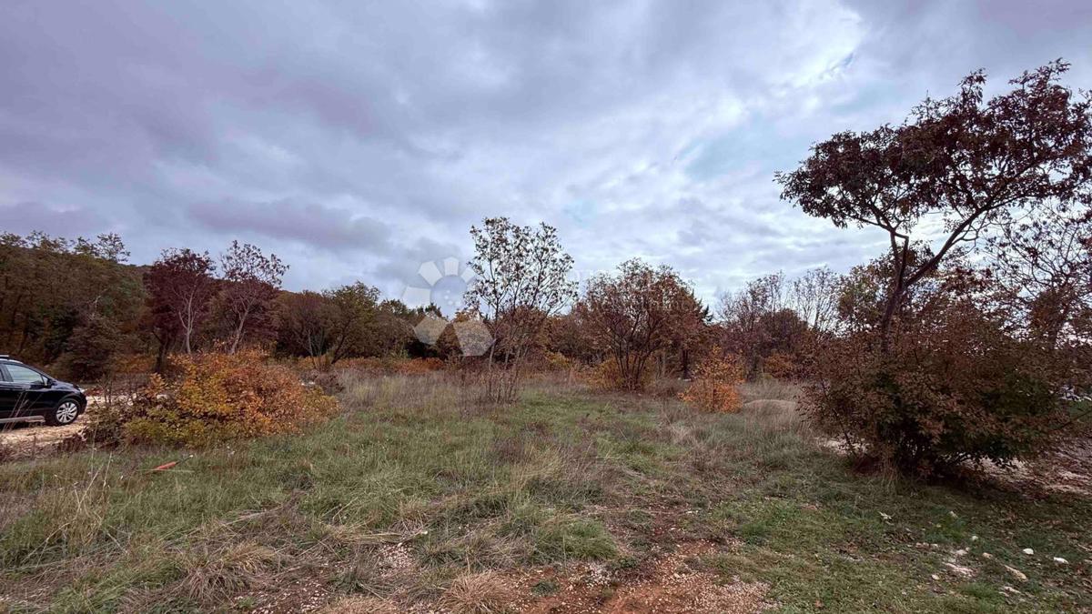 Bellissimo terreno a 10 minuti da Labin!
