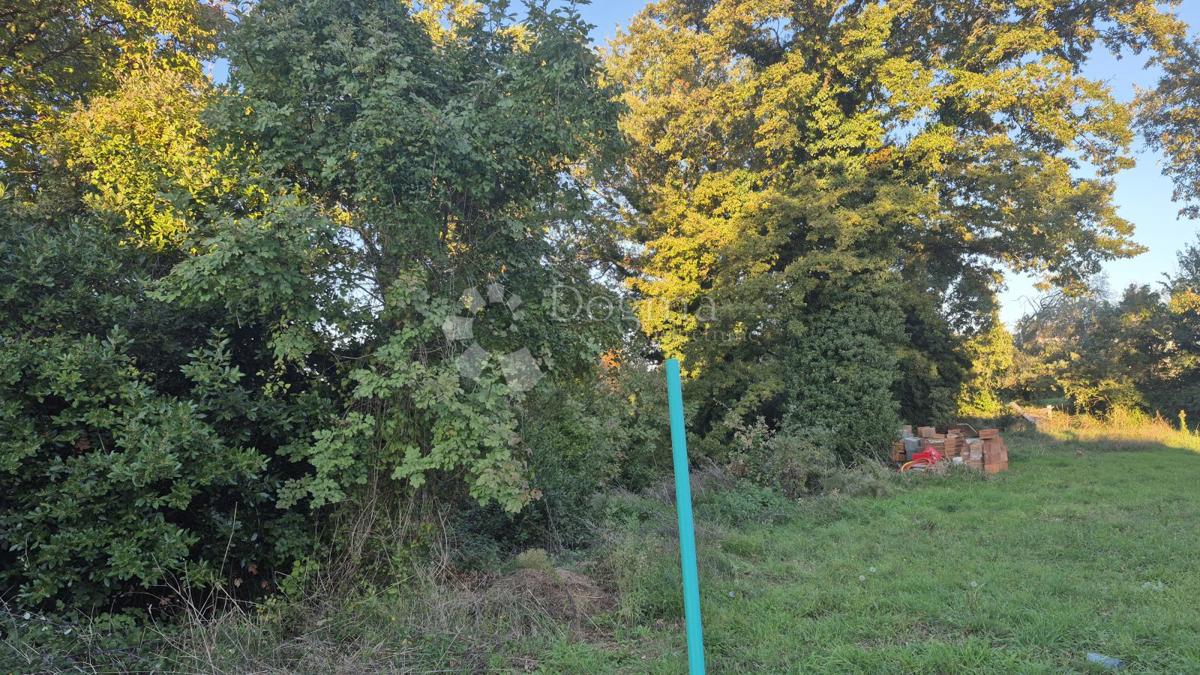 Terreno edificabile superficie 1968 m2, a 2 km dal mare, 80 EUR/m2