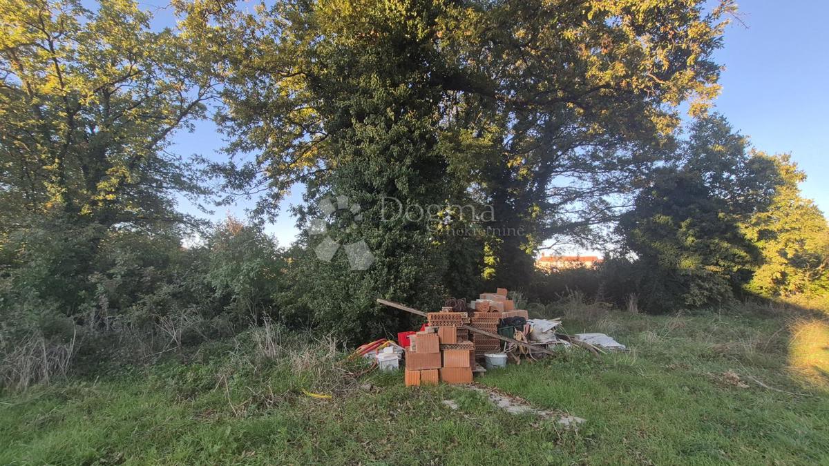 Terreno edificabile superficie 1968 m2, a 2 km dal mare, 80 EUR/m2