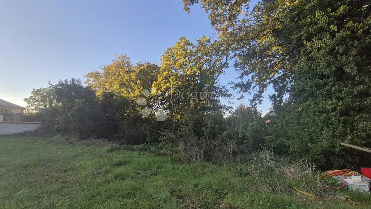 Terreno edificabile superficie 1968 m2, a 2 km dal mare, 80 EUR/m2