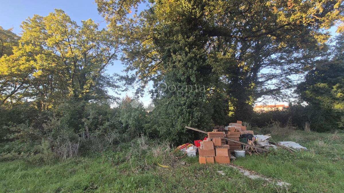 Terreno edificabile superficie 1968 m2, a 2 km dal mare, 80 EUR/m2