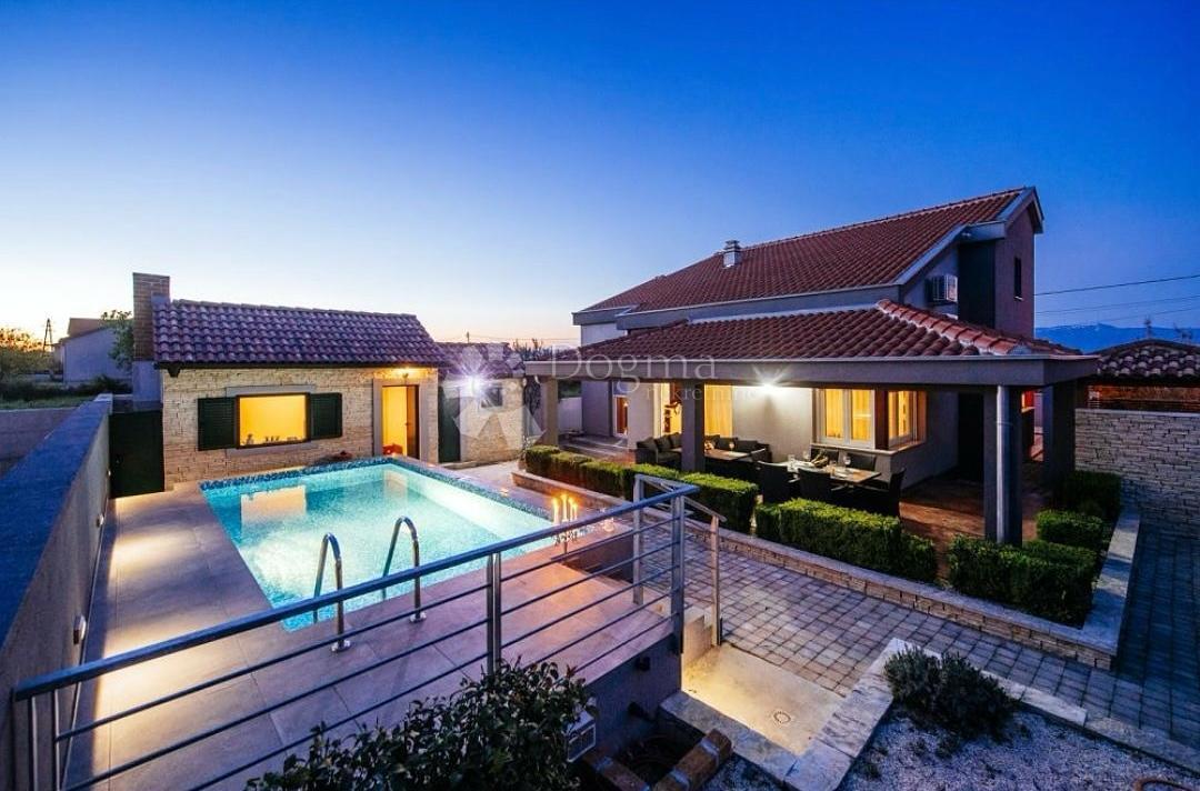 Casa Crno, Zadar, 206m2