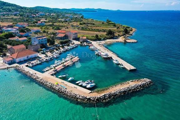 Terreno edificabile Dobropoljana, Pašman, 5.923m2