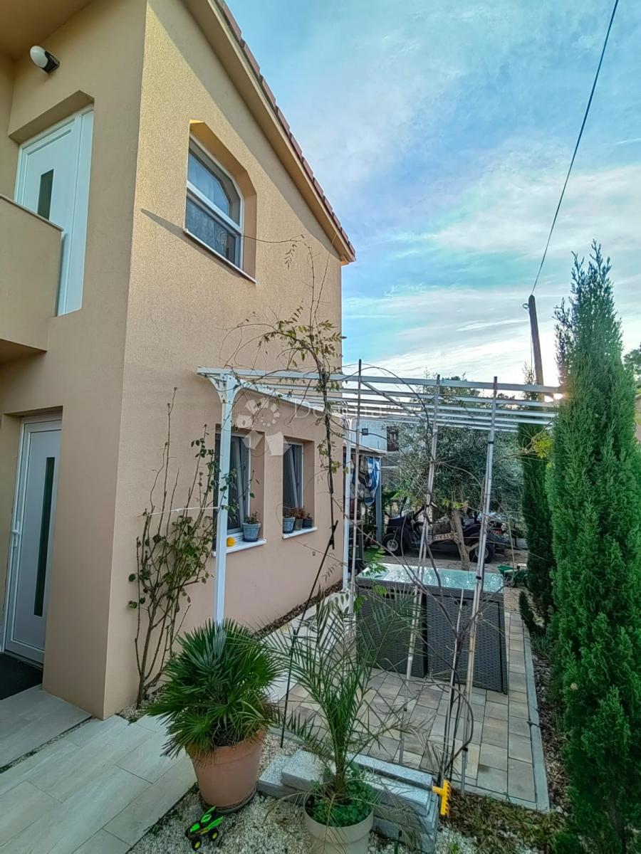 CASA IN VENDITA ISOLA DI VIR