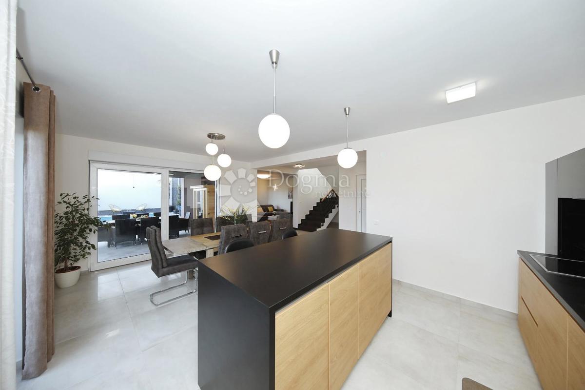 Casa Zaton, Nin, 603m2