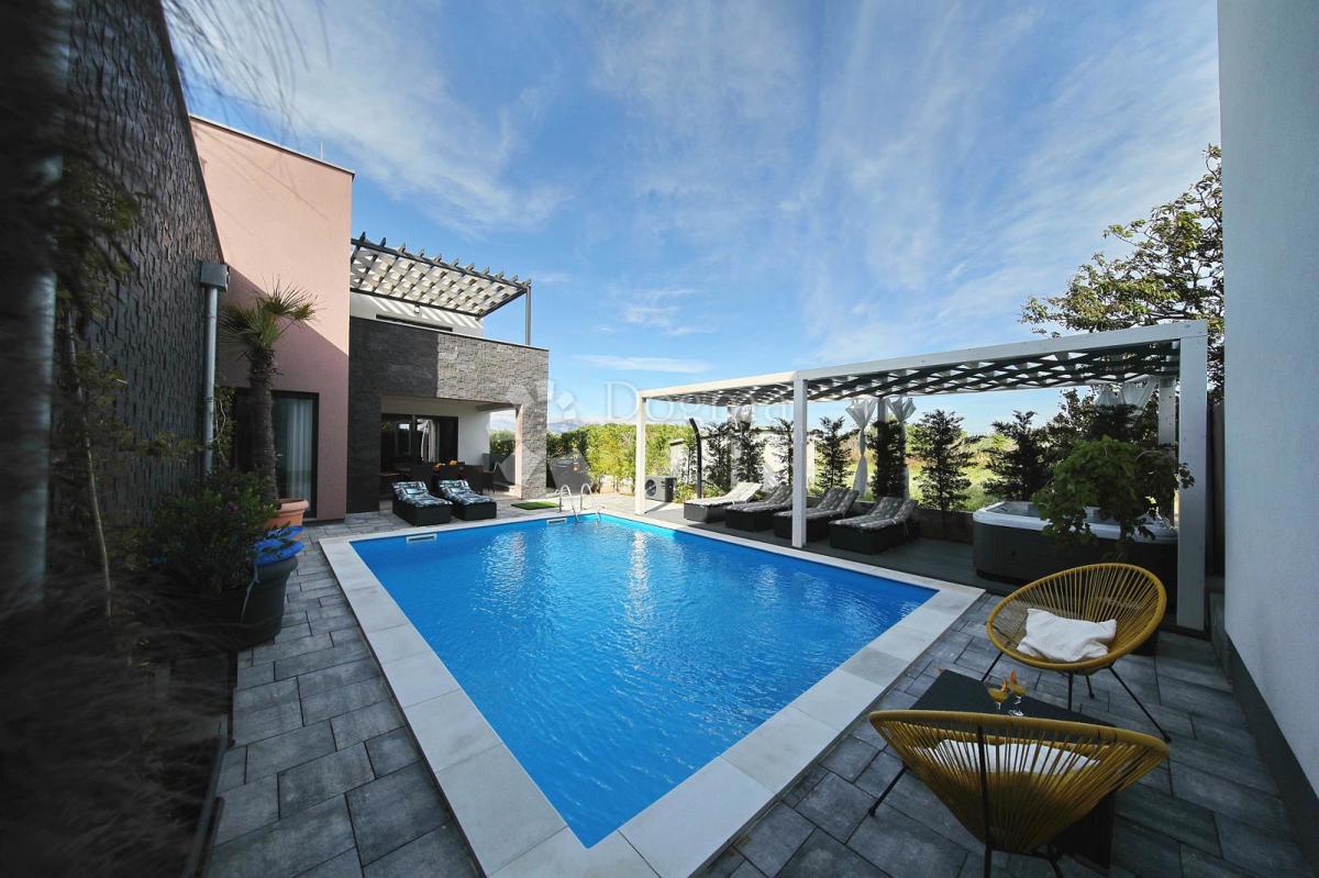 Casa Zaton, Nin, 603m2