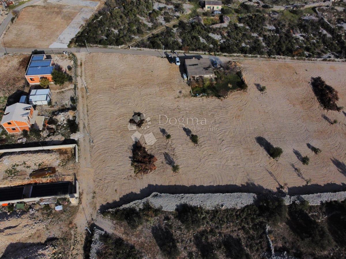 PIROVAC - TERRENO EDIFICABILE 520M2