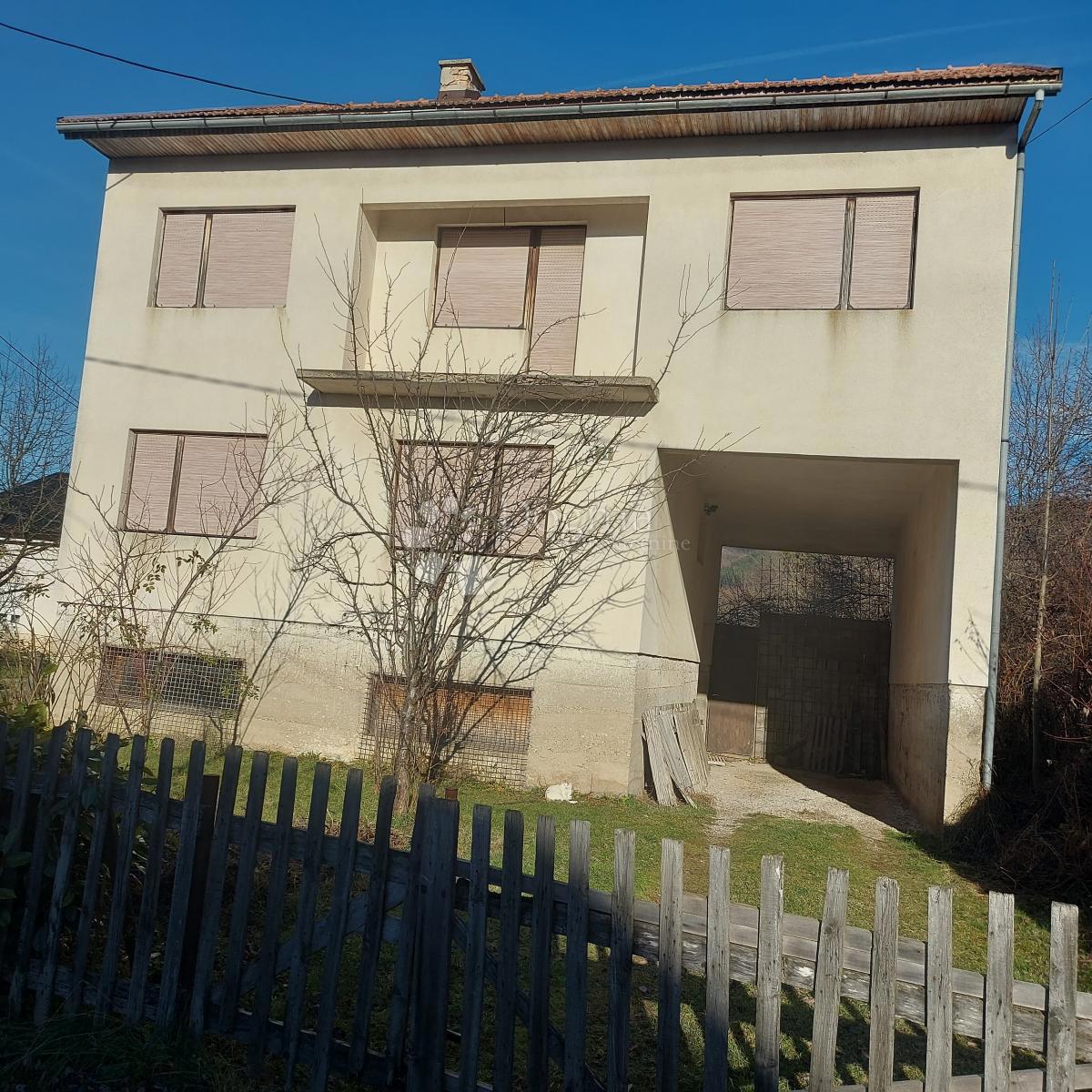 Casa Donji Lapac, 160m2