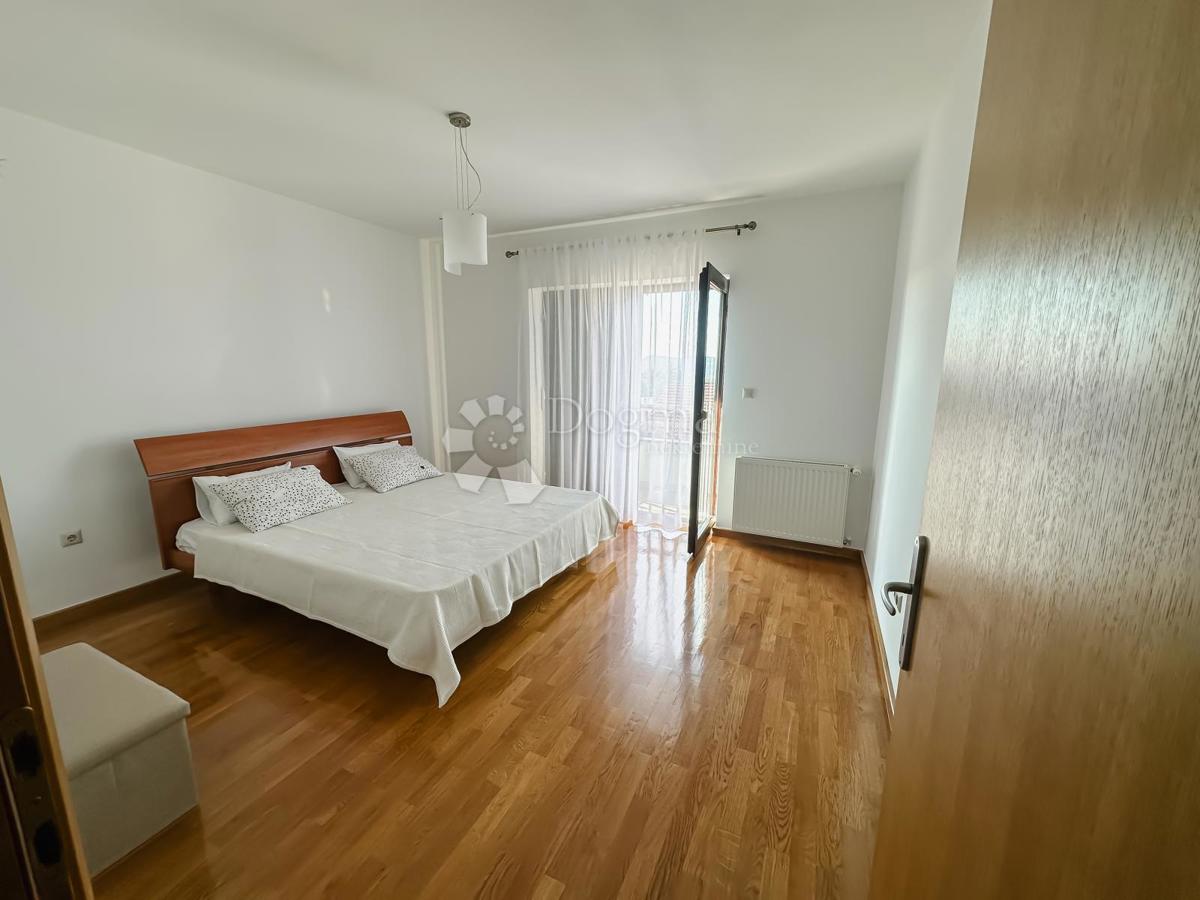 Allogio Crnica, Šibenik, 251,93m2