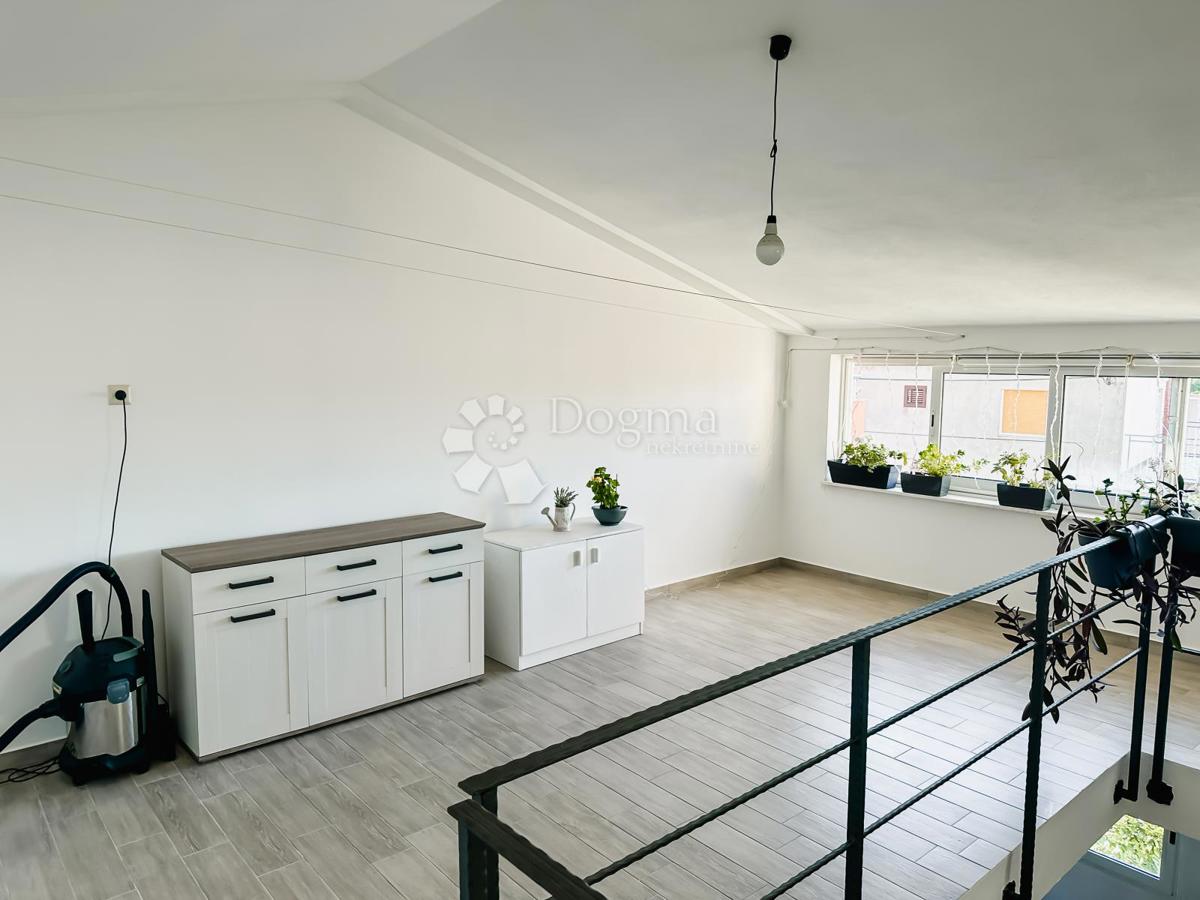 Allogio Crnica, Šibenik, 251,93m2