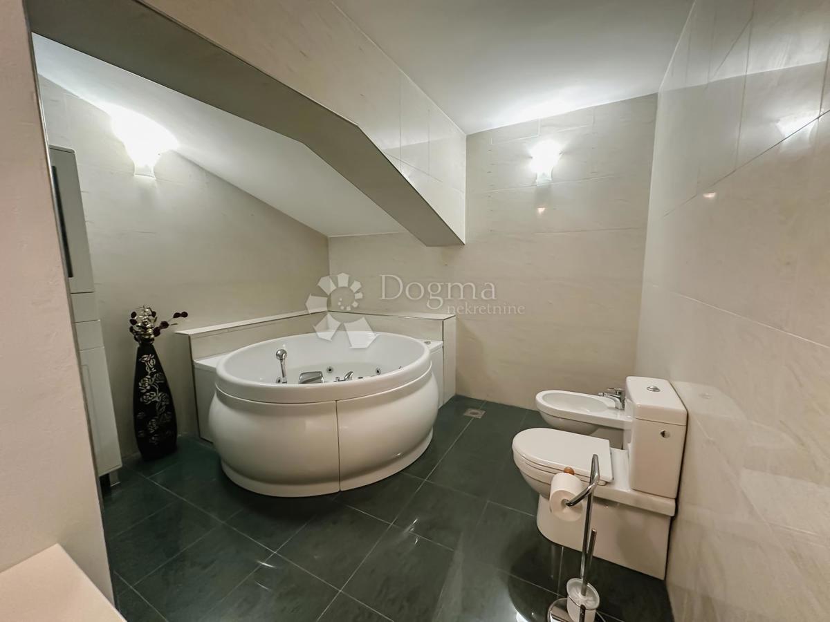 Allogio Crnica, Šibenik, 251,93m2