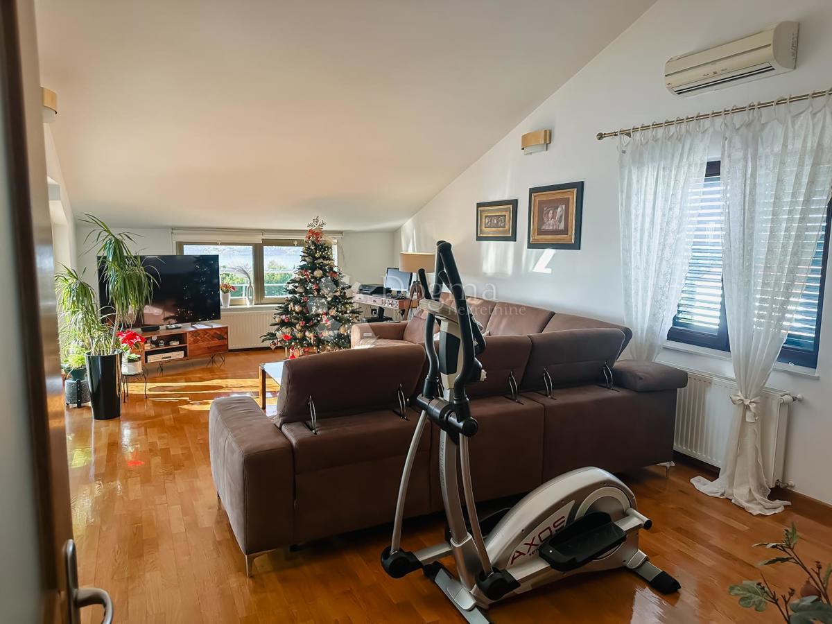 Allogio Crnica, Šibenik, 251,93m2