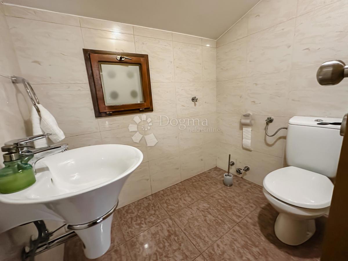 Allogio Crnica, Šibenik, 251,93m2