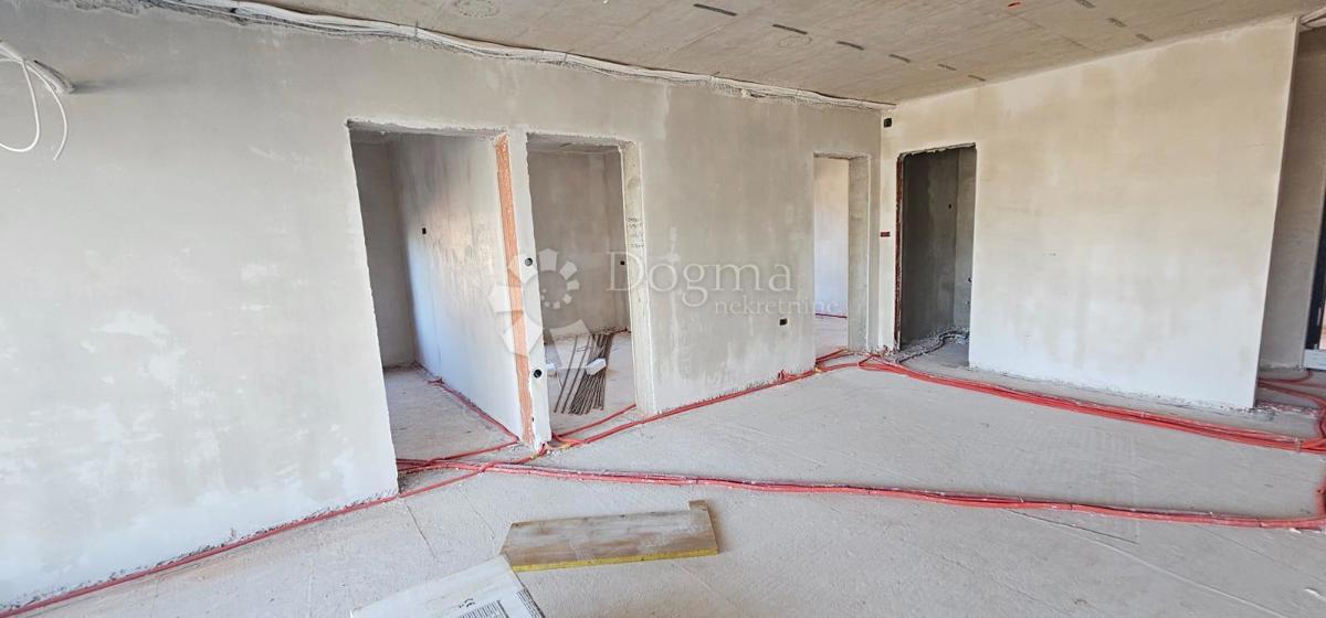 Appartamento Ljubač, Ražanac, 102,17m2