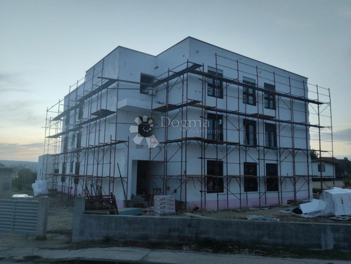 Appartamento Ljubač, Ražanac, 102,17m2