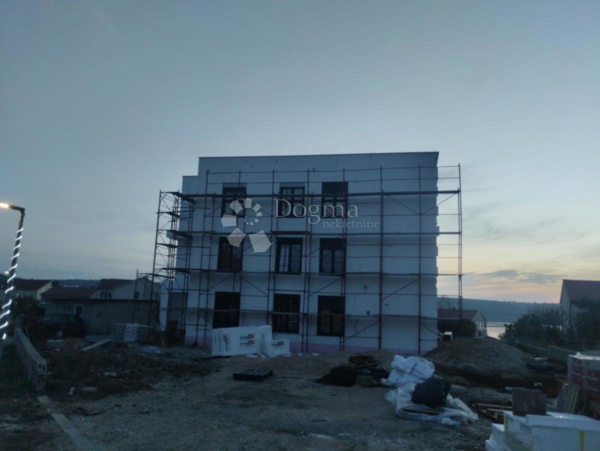 Appartamento Ljubač, Ražanac, 102,17m2