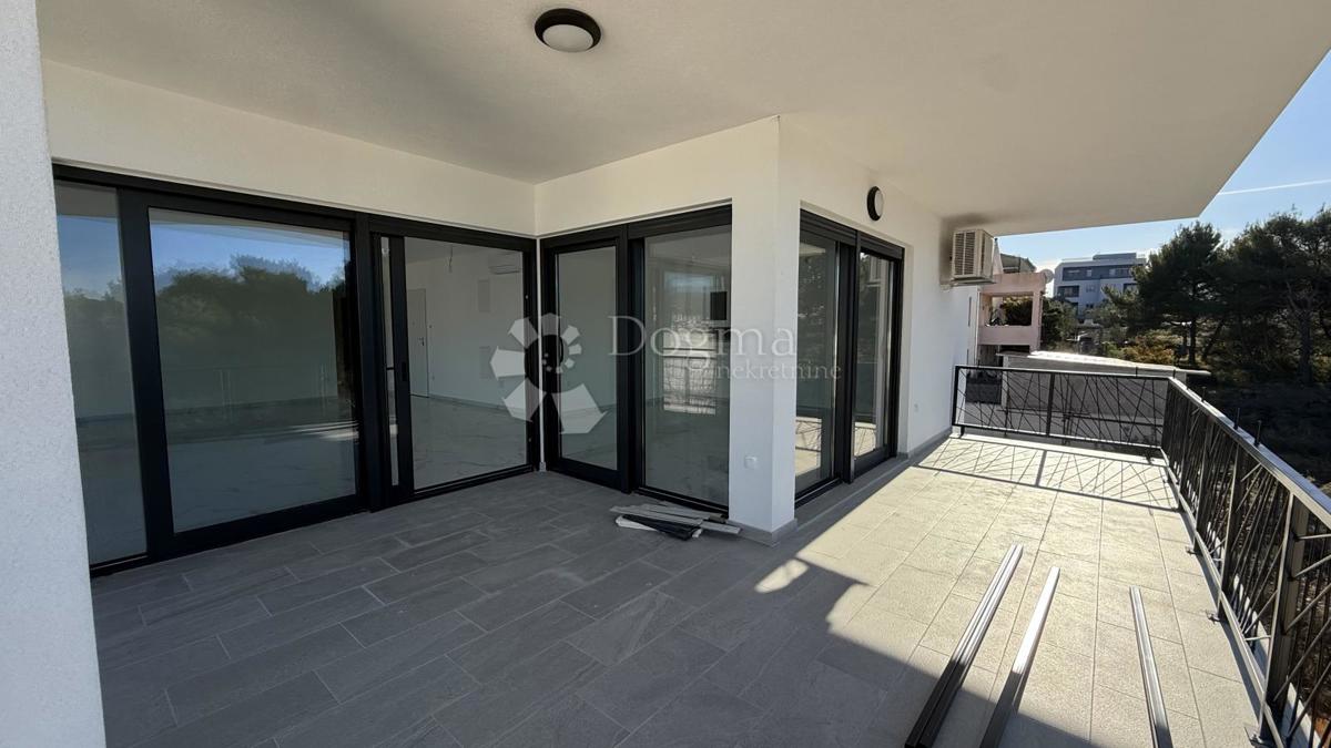 Attico con Terrazza Panoramica sul Tetto e Vista Mare