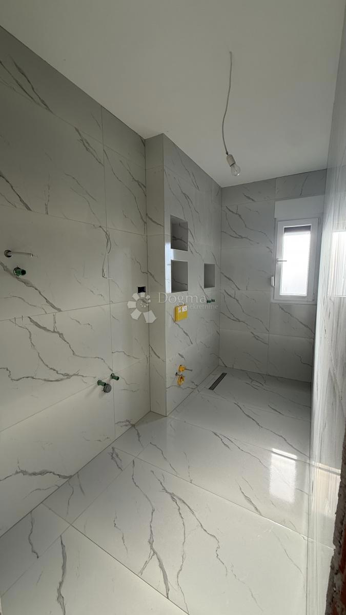 Attico con Terrazza Panoramica sul Tetto e Vista Mare