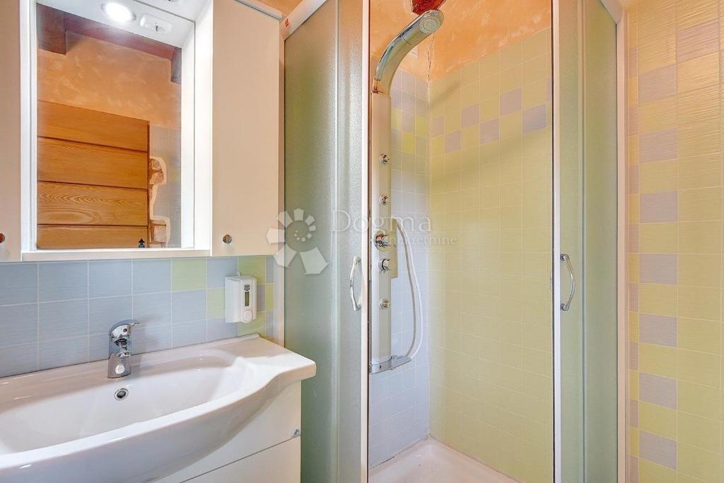 Casa Režanci, Svetvinčenat, 100m2