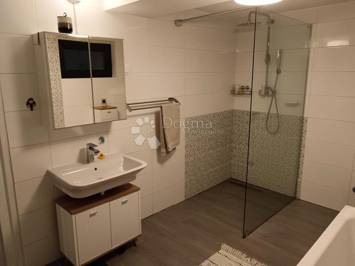 Casa Sajmište, Vukovar, 224m2