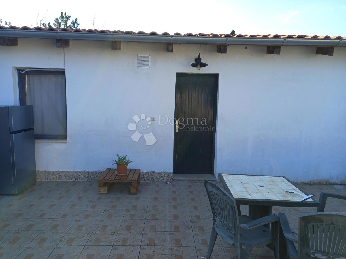 Pace e spazio nella periferia di Rovigno - Due case con piscina