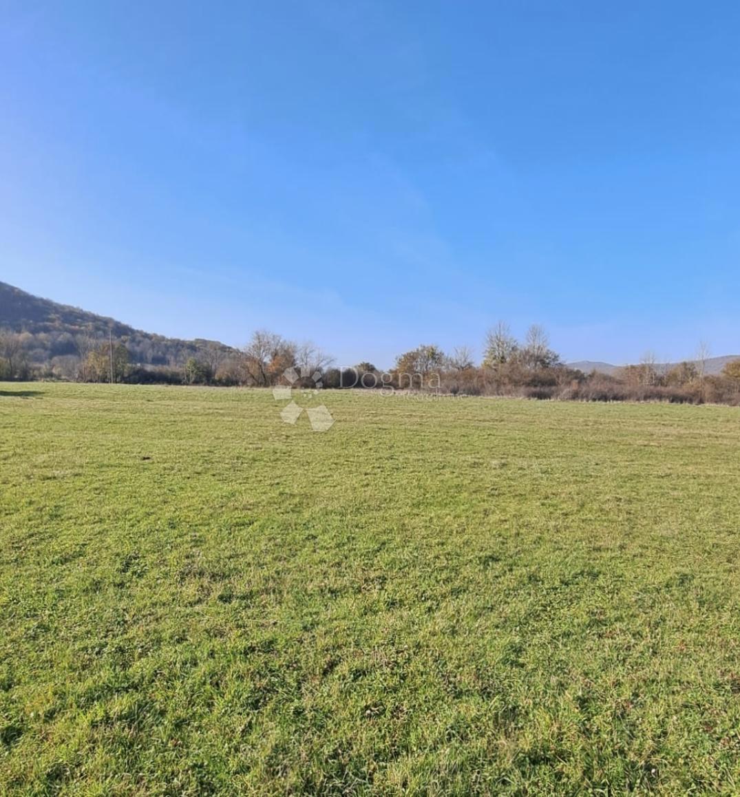 Terreno edificabile Gornja Ploča, Lovinac, 5.000m2