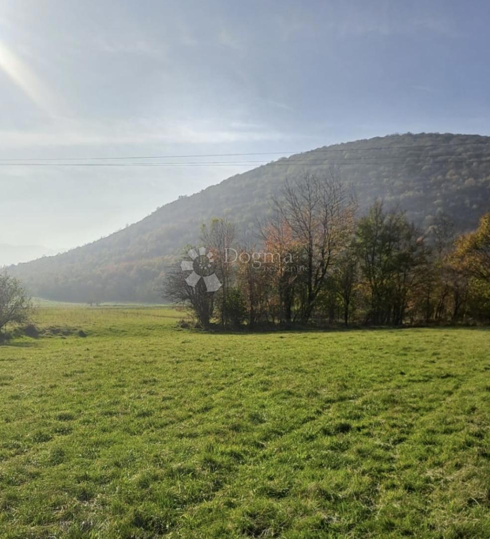 Terreno edificabile Gornja Ploča, Lovinac, 5.000m2